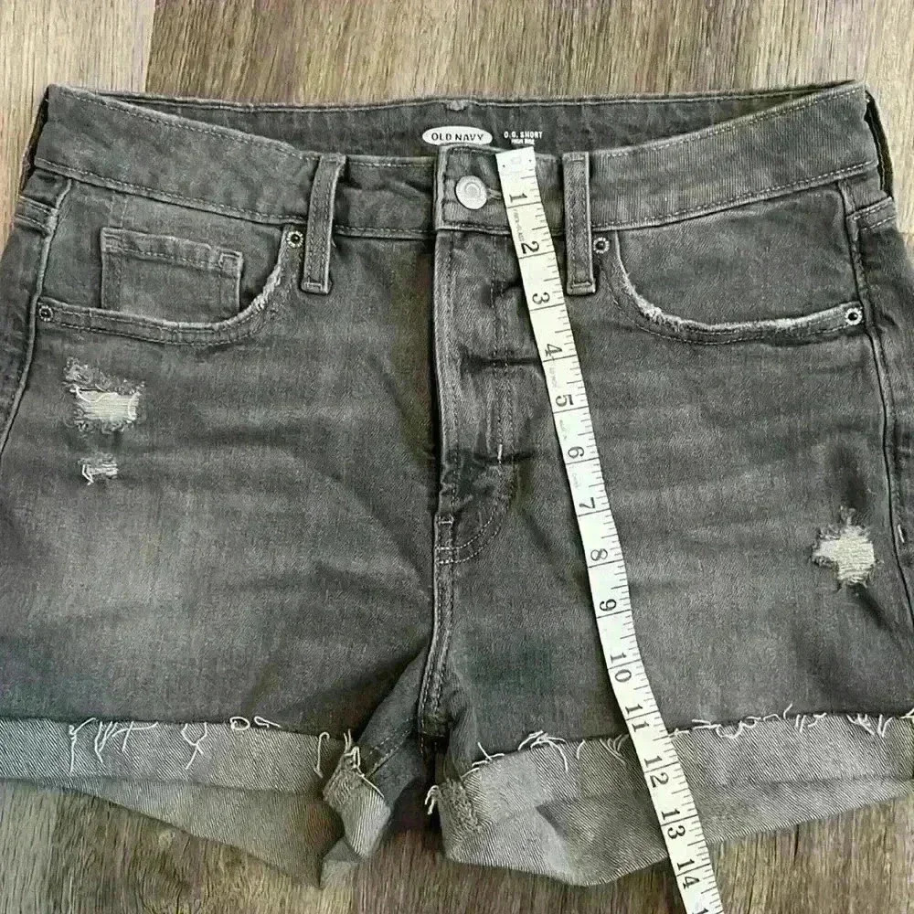 Old Navy O.G. Short High Rise distressed shorts - Picture 7 of 10